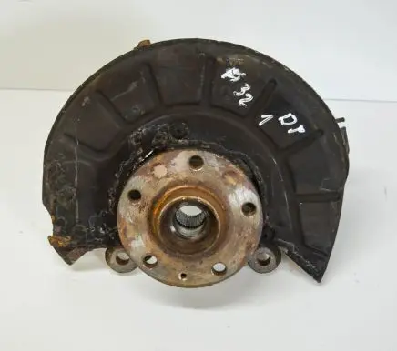 Volkswagen Golf VII Front wheel hub