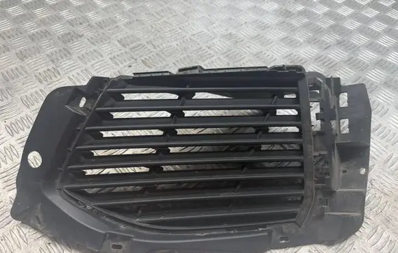 Peugeot 3008 II Front bumper lower grill 9810870377