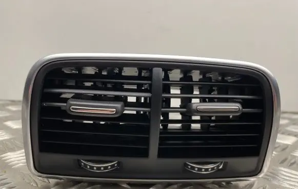 Rear air vent grill