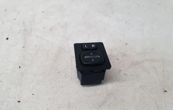 Toyota Auris E180 Wing mirror switch 769746C 769746 183640