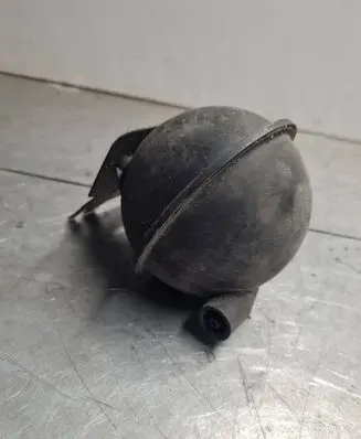 Vacuum air tank