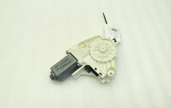 Seat Alhambra (Mk2) Rear door window regulator motor 8K0959801B