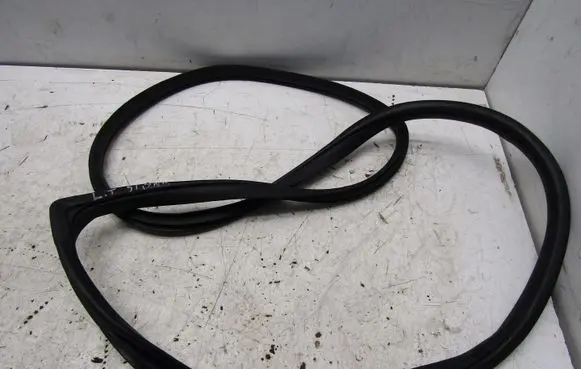 KIA Stonic Rear door rubber seal (on body) 