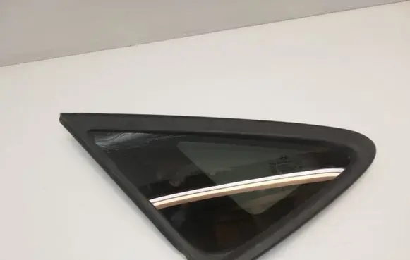 Hyundai ix35 Rear side window 878102S000