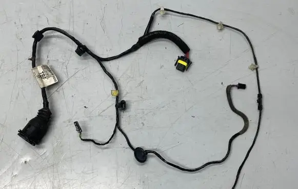 Opel Zafira B Front door wiring loom 13158678
