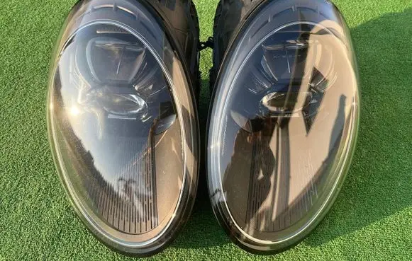 Porsche 992 Headlights/headlamps set 9P5941059D 030111223700 LE17A6405