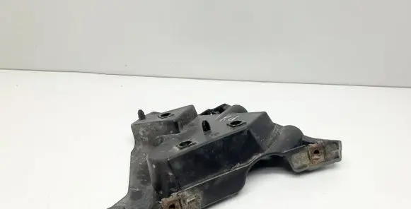 Volvo XC60 Front bumper mounting bracket 30764619