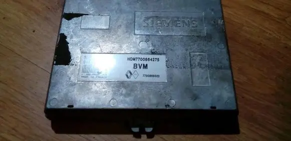 Renault Laguna I Engine control unit/module s101725114b HOM7700864275