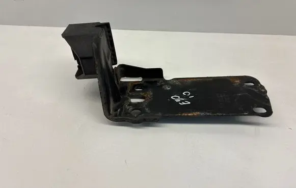BMW 3 E90 E91 Radiator mount bracket 23781010