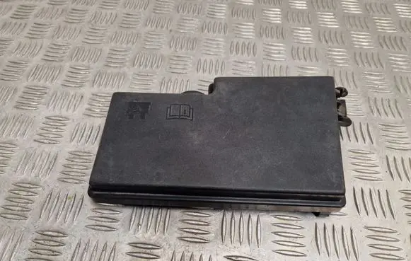 Ford Kuga II Fuse box cover AV6T14A076AB
