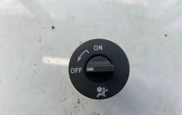 Renault Scenic II - Grand scenic II Passenger airbag on/off switch 8200169589B