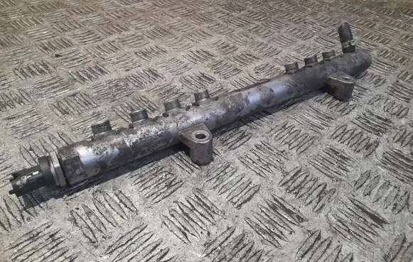Volvo V50 Fuel main line pipe 30777759 0445215025 819140L5