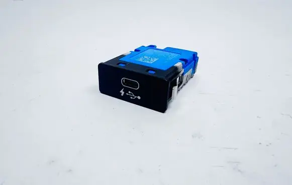 BMW 3 G20 G21 USB socket connector 529701 19163010 8711939