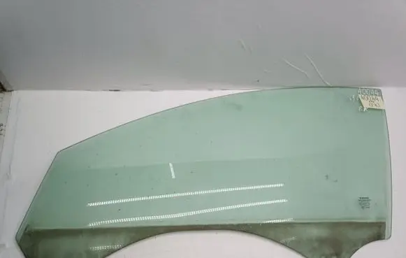 Volvo V50 Front door window glass four-door