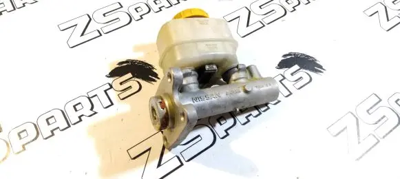 Nissan Patrol Y61 Master brake cylinder