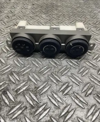 Nissan X-Trail T30 Climate control unit