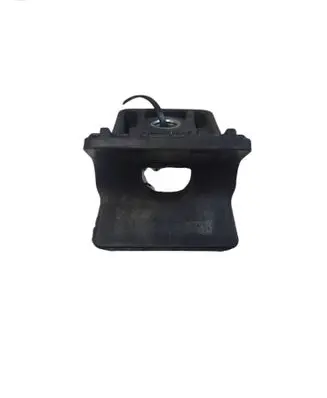 Radiator mount bracket