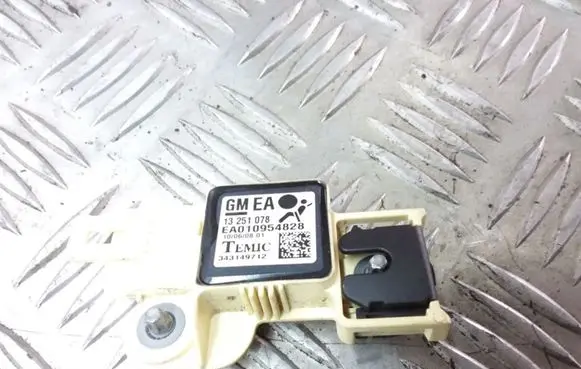 Opel Zafira B Airbag deployment crash/impact sensor 13251078
