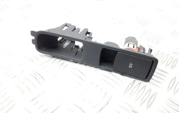 Audi Q3 8U 12 V Socket (front) 8U1863349B 8K0919343