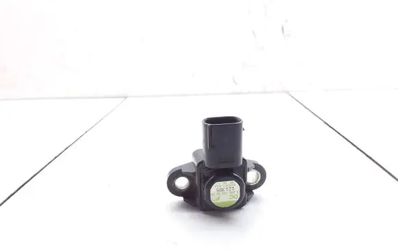 Mercedes-Benz A W169 Air pressure sensor A0051535028