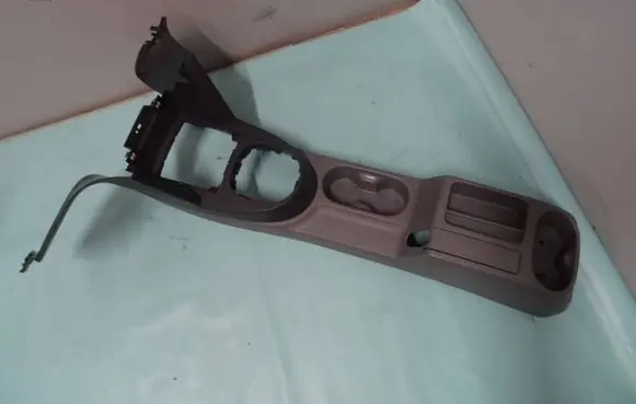 Volkswagen Caddy Center console 