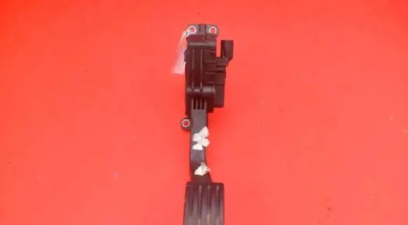 Ford Focus C-MAX Accelerator throttle pedal 4M519F836AH