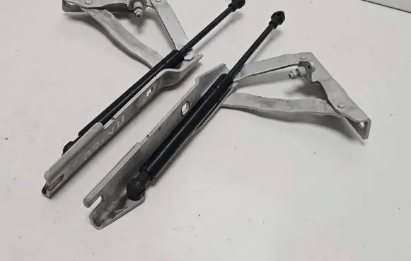 BMW 5 E60 E61 Engine bonnet/hood hinges 7008727 7008728