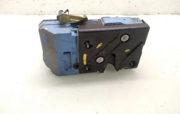 Volvo V70 Front door lock