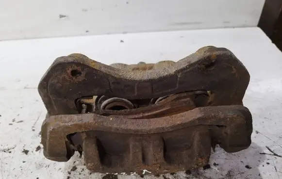 Mitsubishi Outlander Front brake caliper
