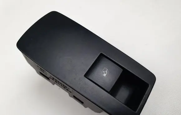 Opel Insignia A Electric window control switch 13301888