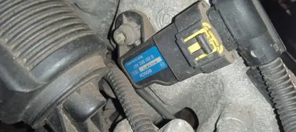 Opel Astra H Air pressure sensor 0281002437