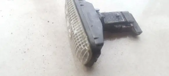 Front fender indicator light