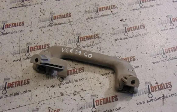 Toyota Corolla Verso AR10 Rear interior roof grab handle