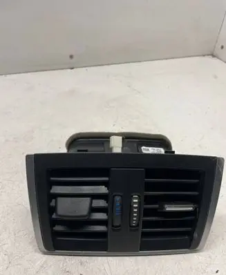 BMW 3 F30 F35 F31 Rear air vent grill 9207330 16828110 64229207330