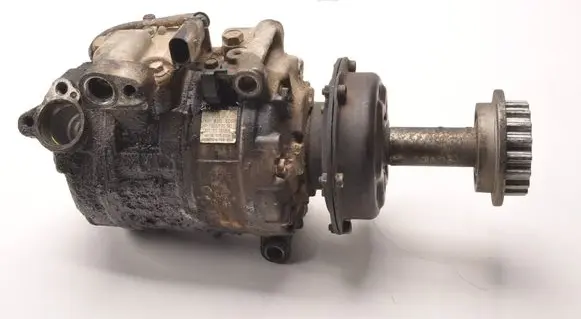 Volkswagen Touareg I Air conditioning (A/C) compressor (pump) 7H0820805H