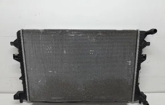 Volkswagen Tiguan Coolant radiator 5QM121251P