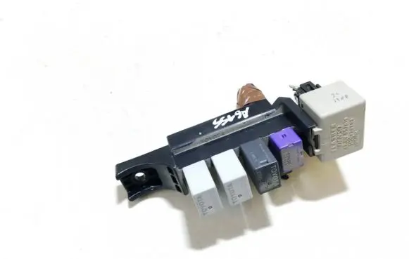 Toyota Avensis T250 Fuse box set 8198005040 81980-05040