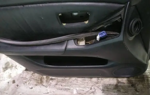 Lexus RX 300 Front door card panel trim