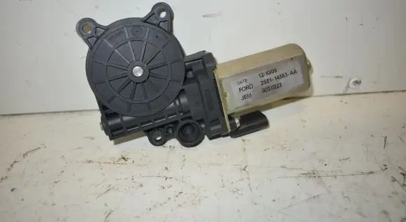 Ford Fiesta Front door window regulator motor 2S5114553AA