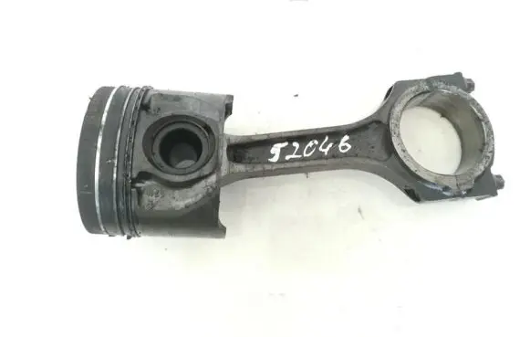 Ford Mondeo Mk III Piston with connecting rod