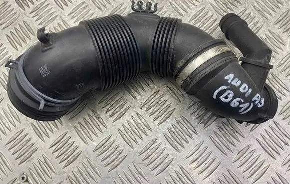 Volkswagen PASSAT B8 Turbo air intake inlet pipe/hose 5Q0129635