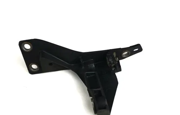 Audi A4 S4 B7 8E 8H Front bumper mounting bracket 8e0805363