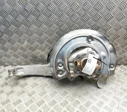BMW X5 G05 Front wheel hub 6876656 6871904