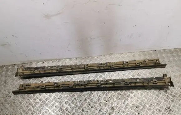 Mazda CX-7 Sill