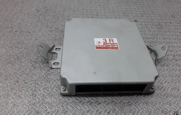 Subaru Forester SF Engine control unit/module 22611AG322 A18000D8N