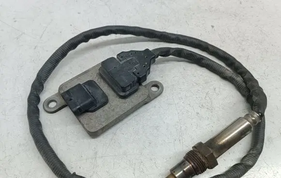 Mercedes-Benz Vito Viano W447 Lambda probe sensor A0009052909 0009052909