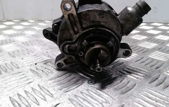 Volvo S80 Vacuum pump 30731825