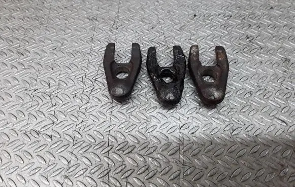Renault Laguna II Fuel Injector clamp holder