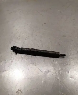 Peugeot 508 Fuel injector embr00101D
