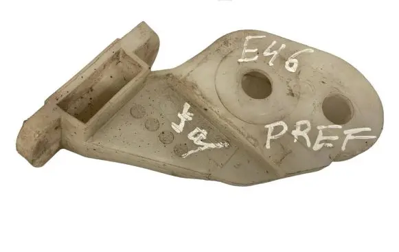 BMW 3 E46 Front bumper mounting bracket 8195295